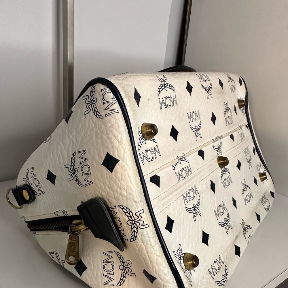 MCM White and Black Boston - Picture 7 of 9